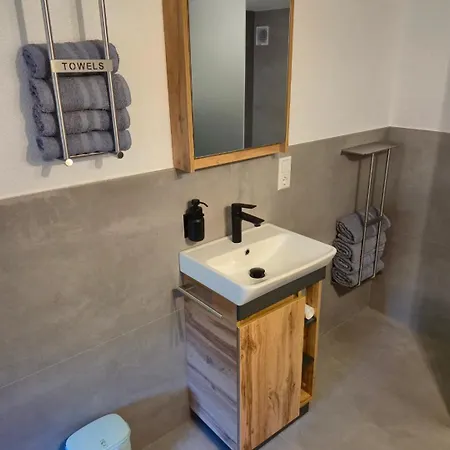 Apartamento Haus Hees - Urlaub Im Gletscherkessel Praeg *